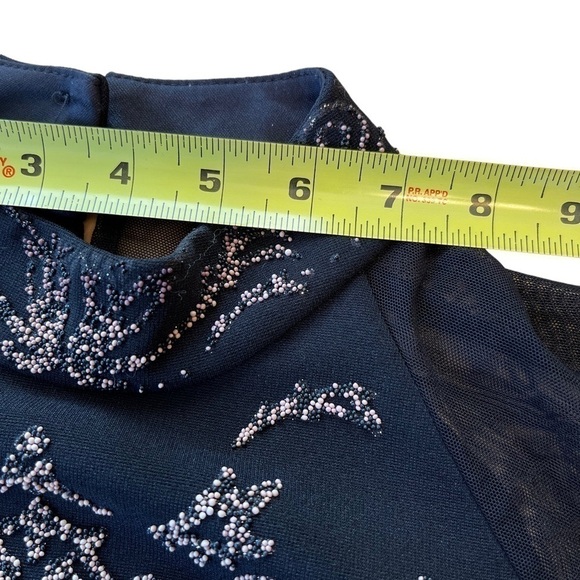 𝅺BELLESSA Vintage Fitted Blouse top EUC - Picture 8 of 11